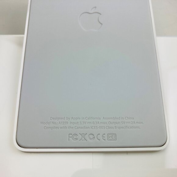 Apple iPad Keyboard Dock Model A1359 MC533LL/B for 1st 2nd 3rd Generation EUC - Picture 5 of 7